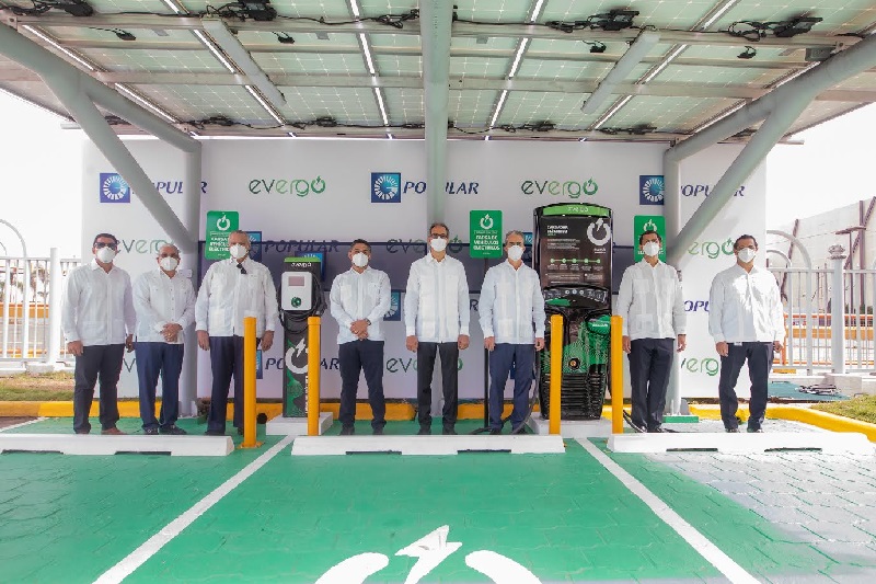 Banco Popular Dominicano e InterEnergy Group inauguran primera estación de carga inteligente para vehículos eléctricos Evergo
