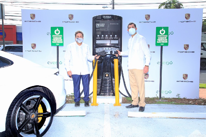 Porsche Center Santo Domingo se une a la red de estaciones de carga eléctrica Evergo