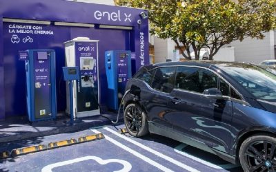 Por economía y escala: Enel X busca alianzas para la carga de vehículos eléctricos en espacios semipúblicos de Argentina