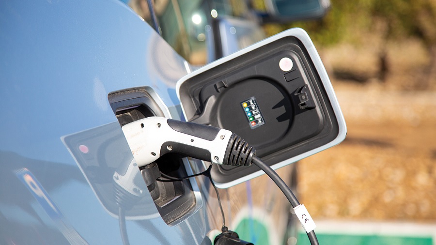 Different opinions and proposals from companies to standardize electric vehicles chargers in Colombia