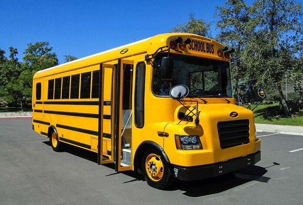 La CNTU desarrolla flota de buses escolares eléctricos en República Dominicana