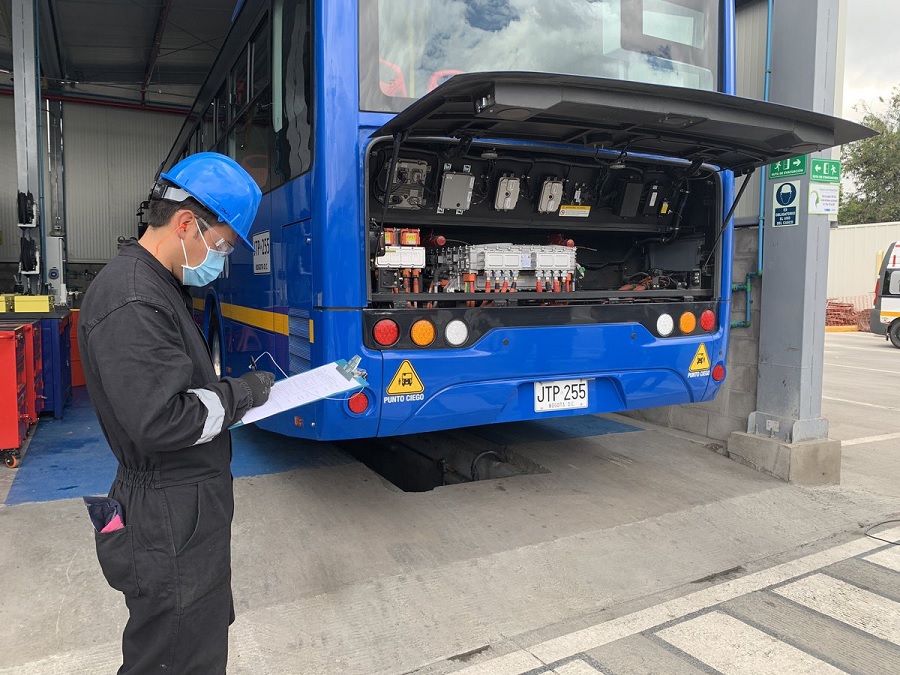 Operadores de buses eléctricos piden por estandarización de conector y estudios de demanda de energía
