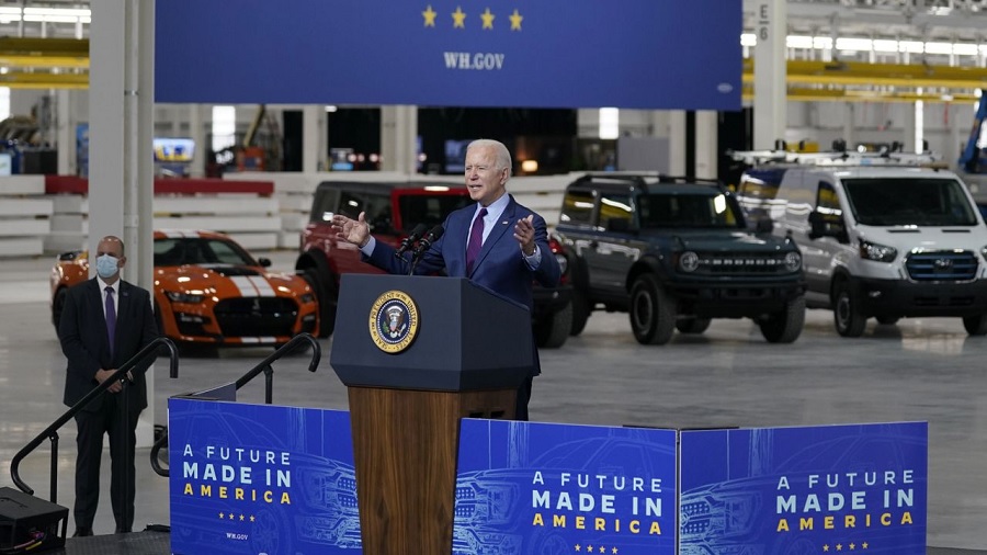Los detalles del plan de Joe Biden para impulsar el reciclaje de baterías de vehículos eléctricos