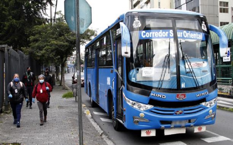Tras varias críticas ofertaron en la licitación de Quito y se abren puertas para buses eléctricos