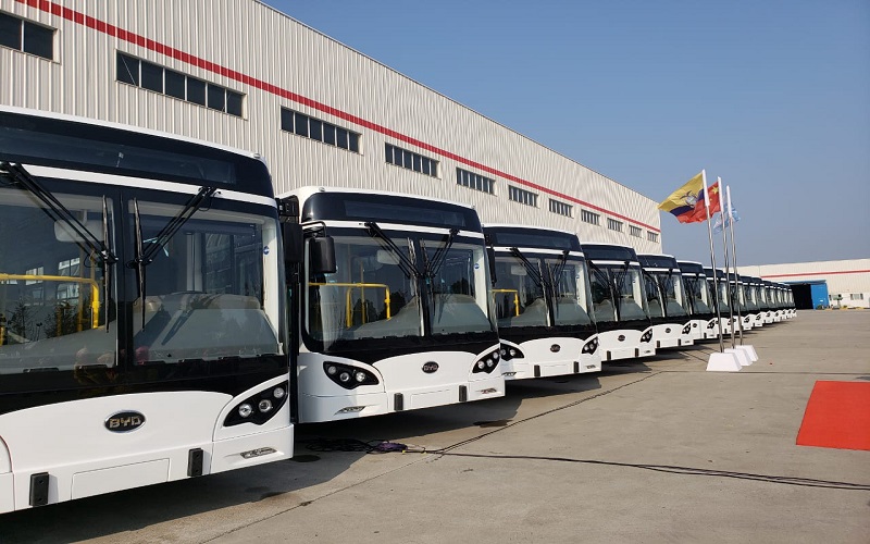 Un fallo judicial ratifica licitación de buses eléctricos en Quito