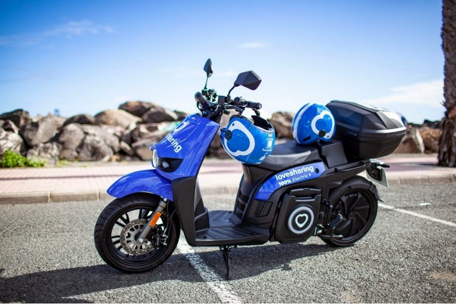 La primera start-up de motosharing eléctrico de Canarias supera los 240 mil viajes