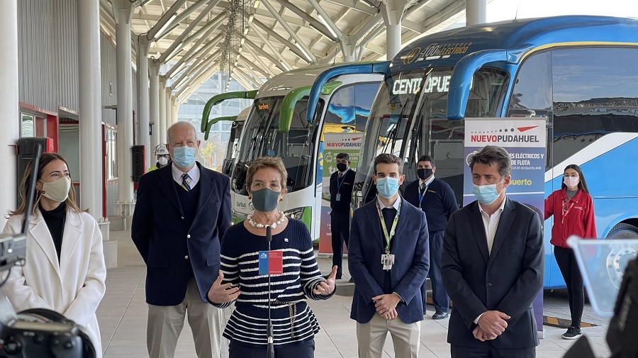 Santiago con otra licitación de buses eléctricos en puerta para el aeropuerto internacional