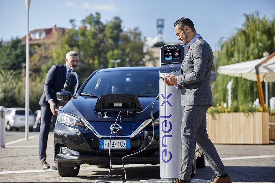 Enel X anuncia 500 puntos de carga para vehículos eléctricos en Chile