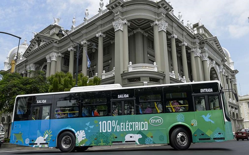 En qué consiste el plan en movilidad eléctrica de la GIZ para una ciudad ecuatoriana