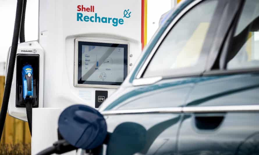 Shell aims to install 50,000 on-street EV charge points by 2025