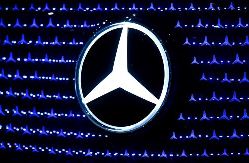 Daimler expands European battery network with 33% stake in ACC venture