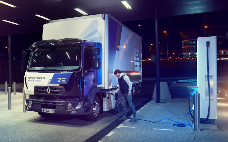 Fabricantes de camiones eléctricos instalarán 1.700 cargadores en carreteras de Europa
