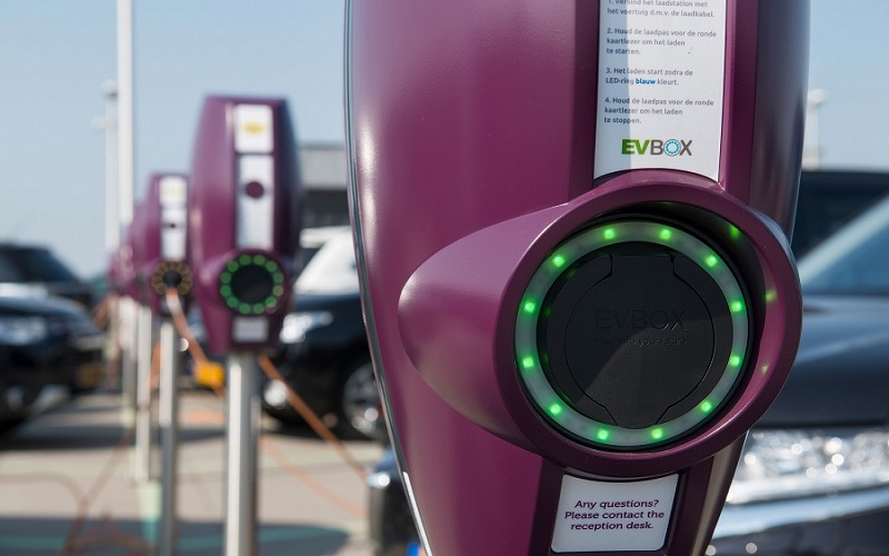 Carga en DC: La próxima apuesta de EVBox en infraestructura para autos eléctricos