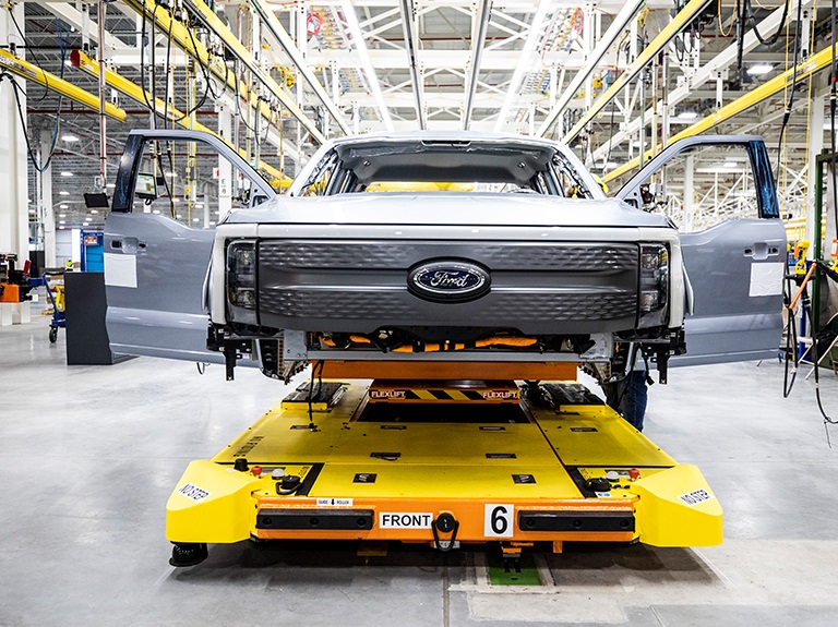 Ford diseña la «camioneta eléctrica del futuro» con tecnología 5G en su producción