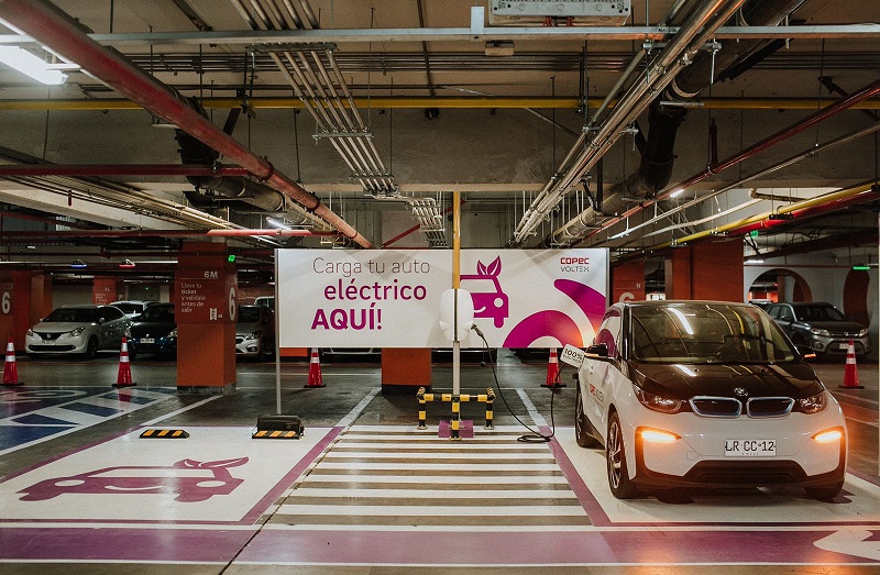 La red de carga para vehículos eléctricos de Copec Voltex suma 38 puntos en malls de Chile