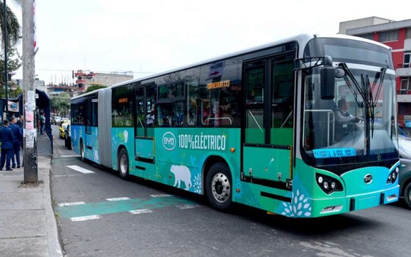 Con la mira puesta en buses eléctricos crean mesa de trabajo de electromovilidad en El Salvador