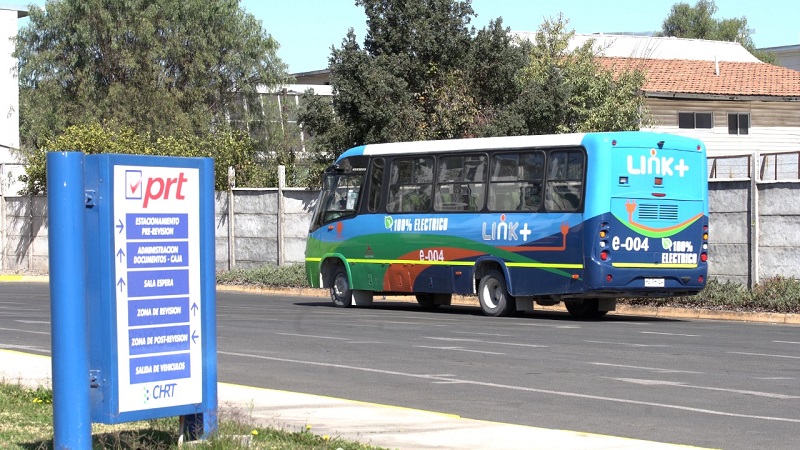 Inédito: El MTT autoriza la circulación de seis taxibuses convertidos en Chile