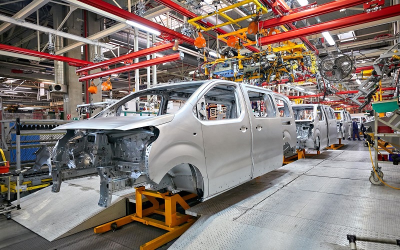Stellantis suspende la producción de vehículos en Rusia