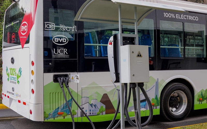 Gobierno de Santo Domingo anuncia buses eléctricos para punto turístico clave
