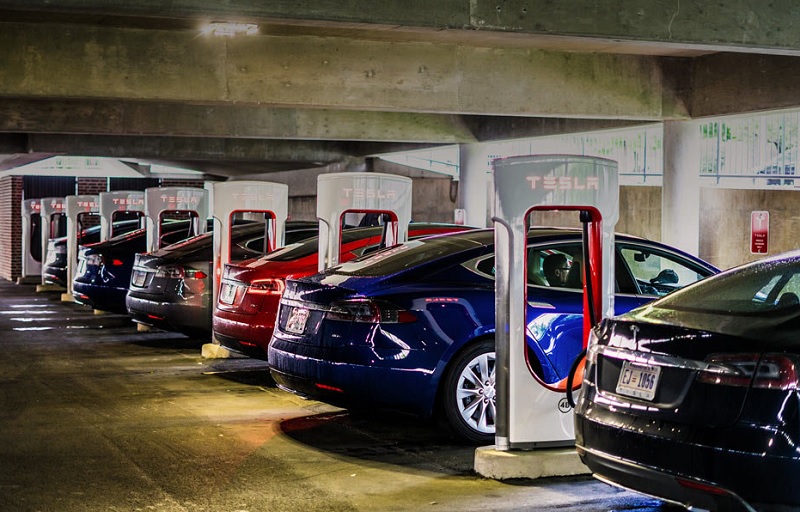 Tras acuerdo Senado ampliaría créditos fiscales millonarios para vehículos eléctricos en USA
