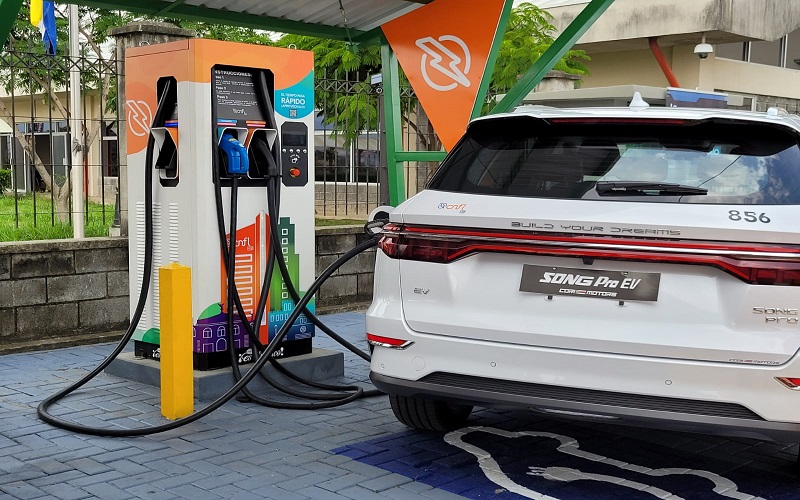 Costa Rica amplía red de carga rápida y analiza tarifas diferenciadas para vehículos eléctricos