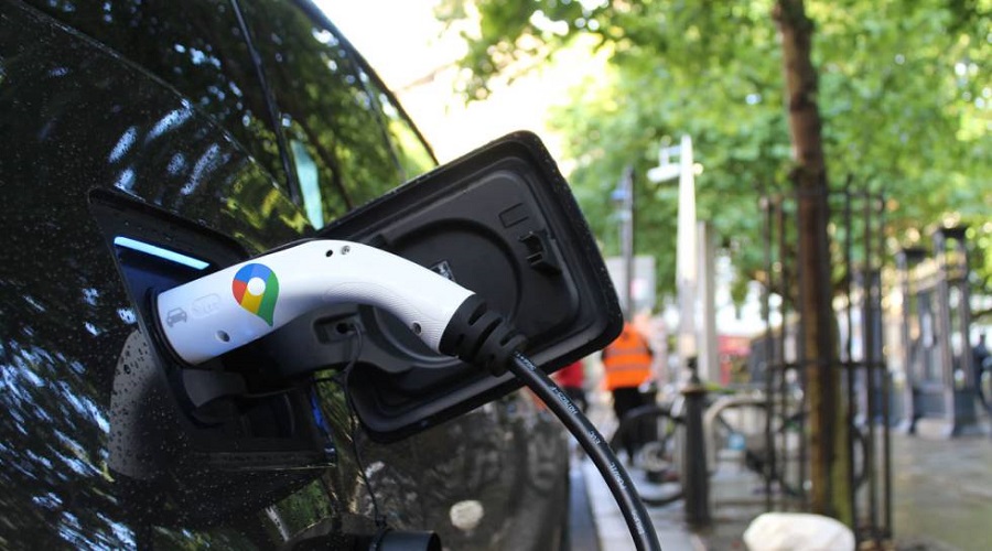 Tendencias en Google: Cómo aprovechar búsquedas para vender más vehículos eléctricos en Colombia