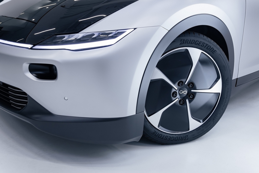 Sigue girando: Bridgestone destina el 30% de sus neumáticos a vehículos eléctricos