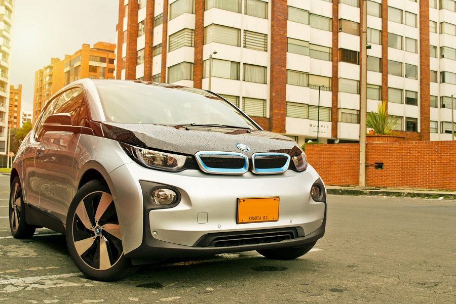 Boom de ventas en Colombia: BMW «destrona» a BYD como líder de vehículos eléctricos