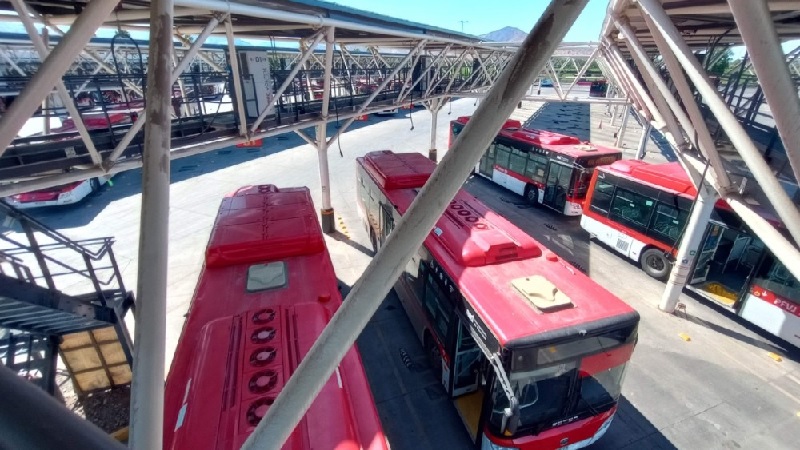 DTPM lanza bases de licitación para gestión de flota RED con buses eléctricos en Chile