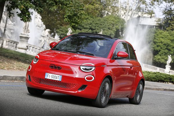 Fiat 500 «destrona» a Tesla y se impone como el coche eléctrico favorito de los españoles
