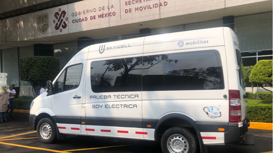Pensado para la «periferia»: Gobierno de CDMX inicia piloto de vagoneta eléctrica para pasajeros