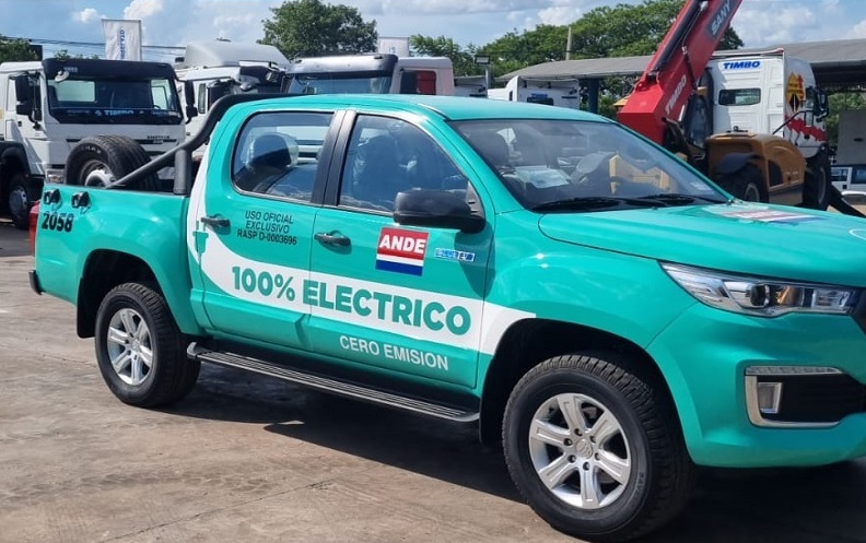 Licitación pública adjudicada: ANDE suma al menos 40 pick ups eléctricas en Paraguay
