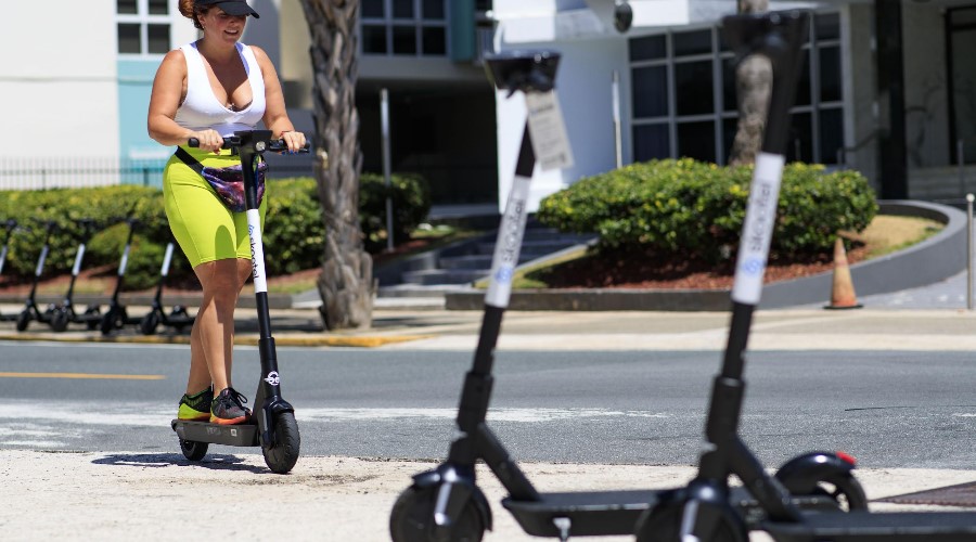 Más de 600 mil viajes realizados: Turistas prefieren scooters y bicicletas eléctricas en Puerto Rico