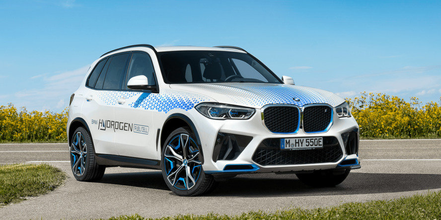 First BMW iX5 Hydrogen hit the road