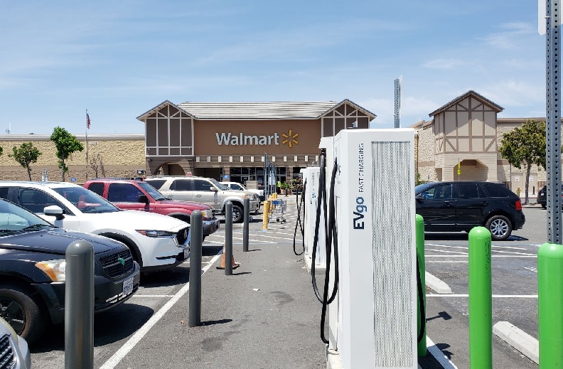 Walmart instalará su propia red de carga rápida para vehículos eléctricos