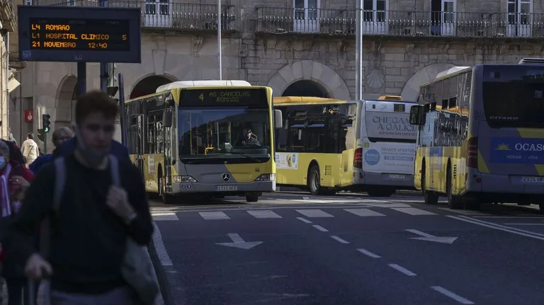 Se demoró licitación pero está firme: 13 buses eléctricos en Santiago y otros 45 de bajas emisiones