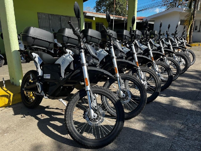 CCSS adquiere scooters y motos eléctricas para atender pacientes a domicilio en Costa Rica