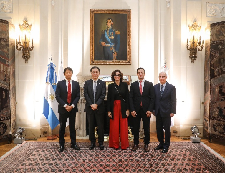 Gobierno de Argentina y Japón evalúan comercio bilateral en torno a electromovilidad e hidrógeno