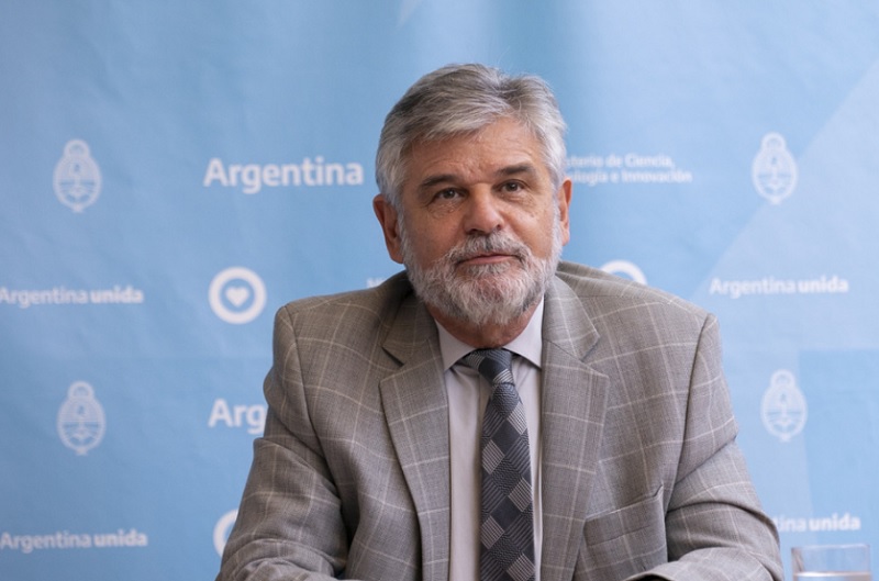 Filmus: «Trabajamos en una ley para que no menos del 20% del litio se elabore en Argentina»