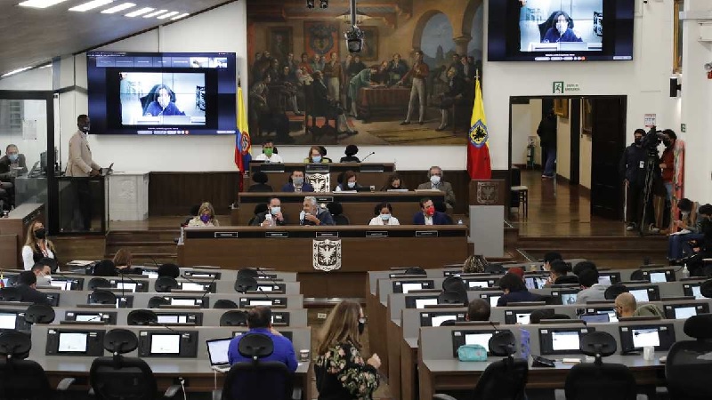 Concejo de Bogotá debate acuerdo de transición a vehículos eléctricos