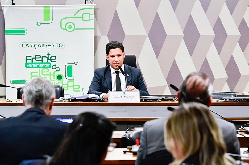 Rodrigo é eleito presidente de Frente Parlamentar pela Eletromobilidade