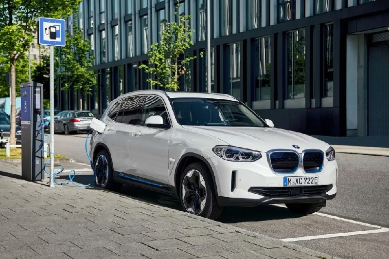 BMW cuenta con la mayor propuesta de vehículos eléctricos e híbridos en Paraguay