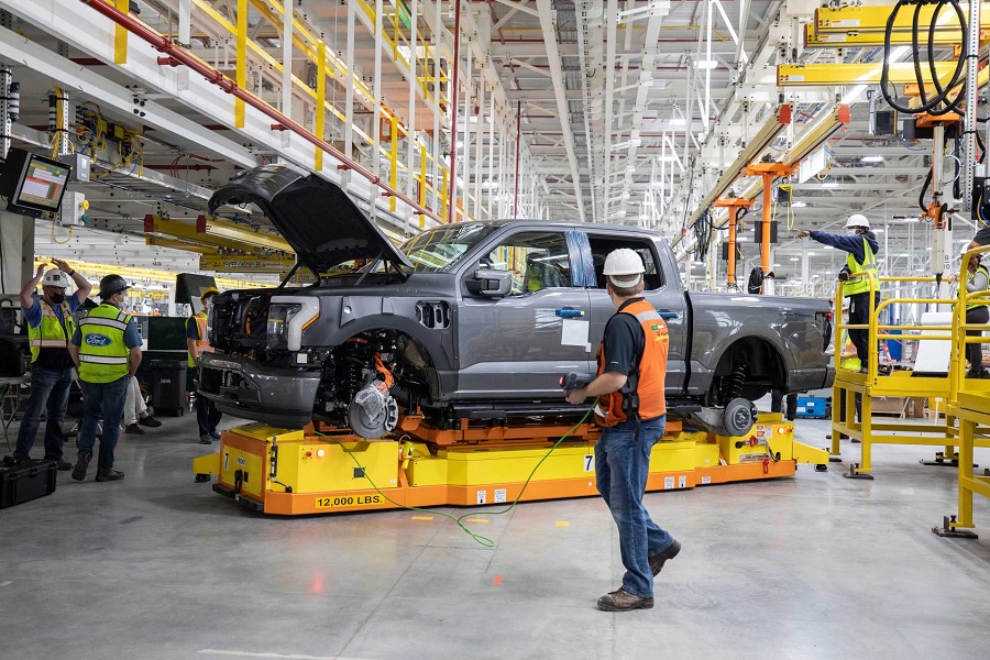 Armado de autos eléctricos reducirá el 30% de la plantilla laboral en México