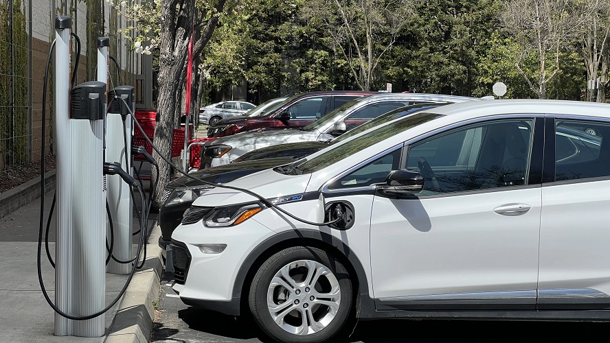 Average Price of Electric and Hybrid Cars Drops for the First Time in Over Two Years