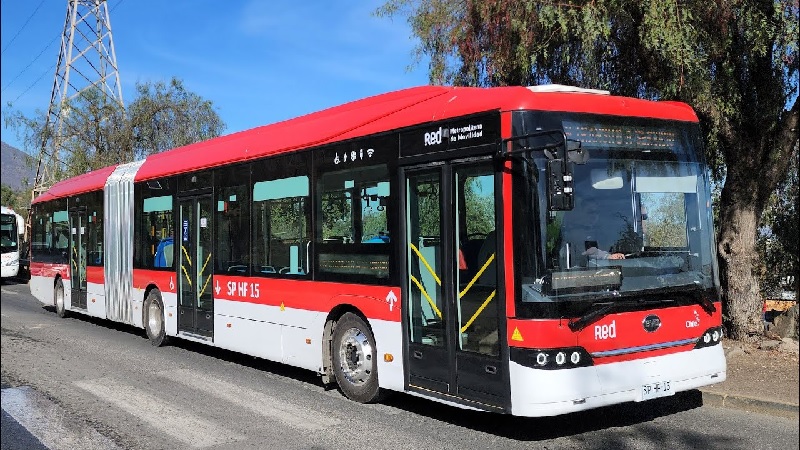 Bus eléctrico articulado BYD B18 en pruebas en el servicio de Metbus