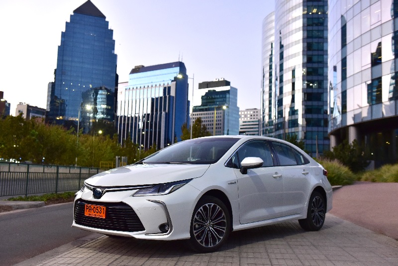 Toyota Chile aumenta oferta mientras espera mejores condiciones para híbridos e hidrógeno