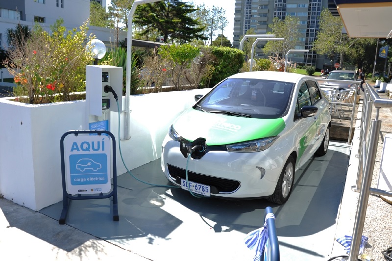 Uruguay extiende beneficio para quienes compren vehículos eléctricos