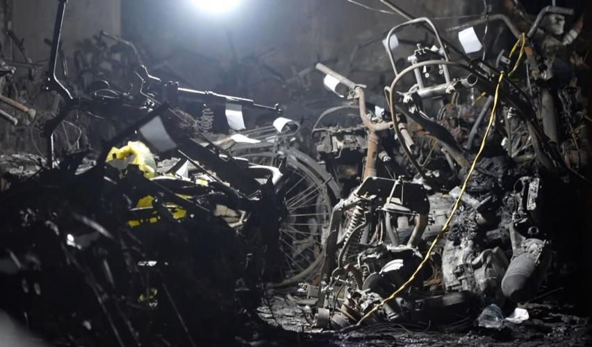 Vietnam prohíbe vehículos eléctricos en aparcamientos tras un incendio con 56 muertos