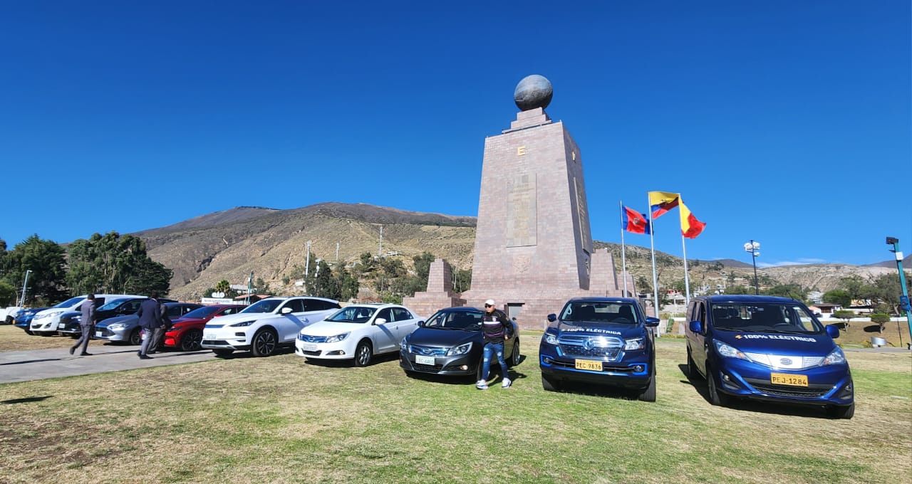 ruta electrica andina en la mitad del mundo 