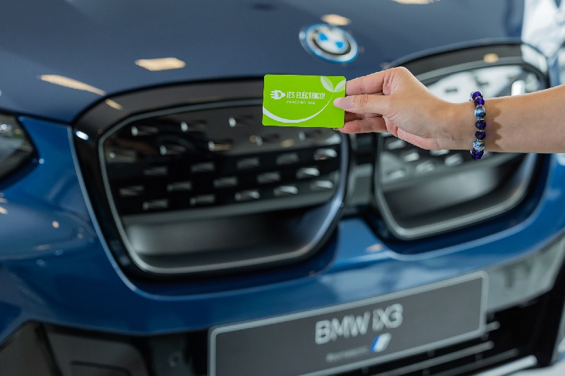 BMW y MINI ya entregan vehículos eléctricos con tarjeta para uso de cargadores rápidos del ICE